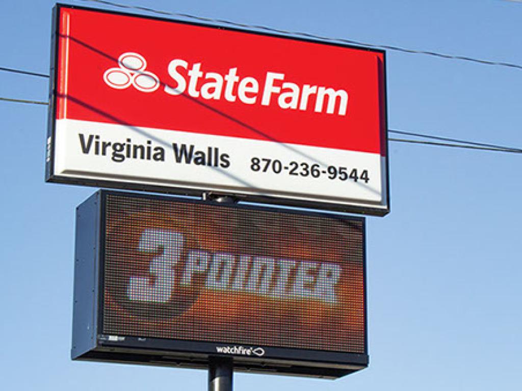 LED single pole pylon sign