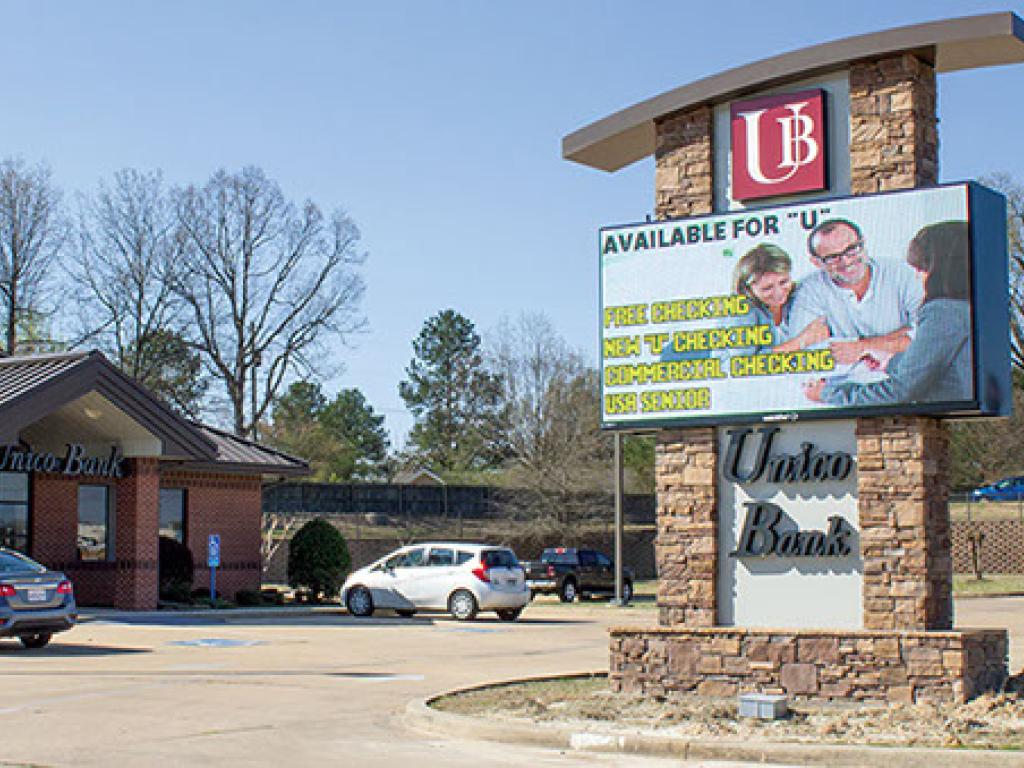 Unico Bank LED monument sign